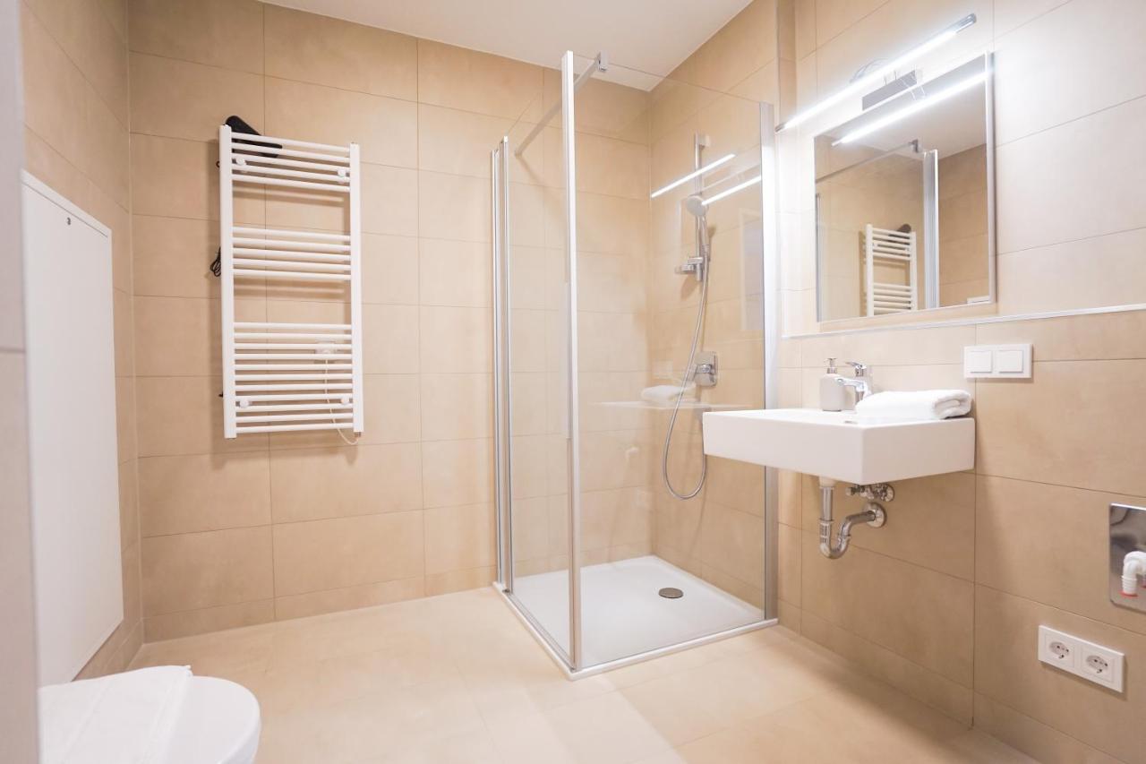 Boutique Studio With Terrace And Pool Wien Exterior foto