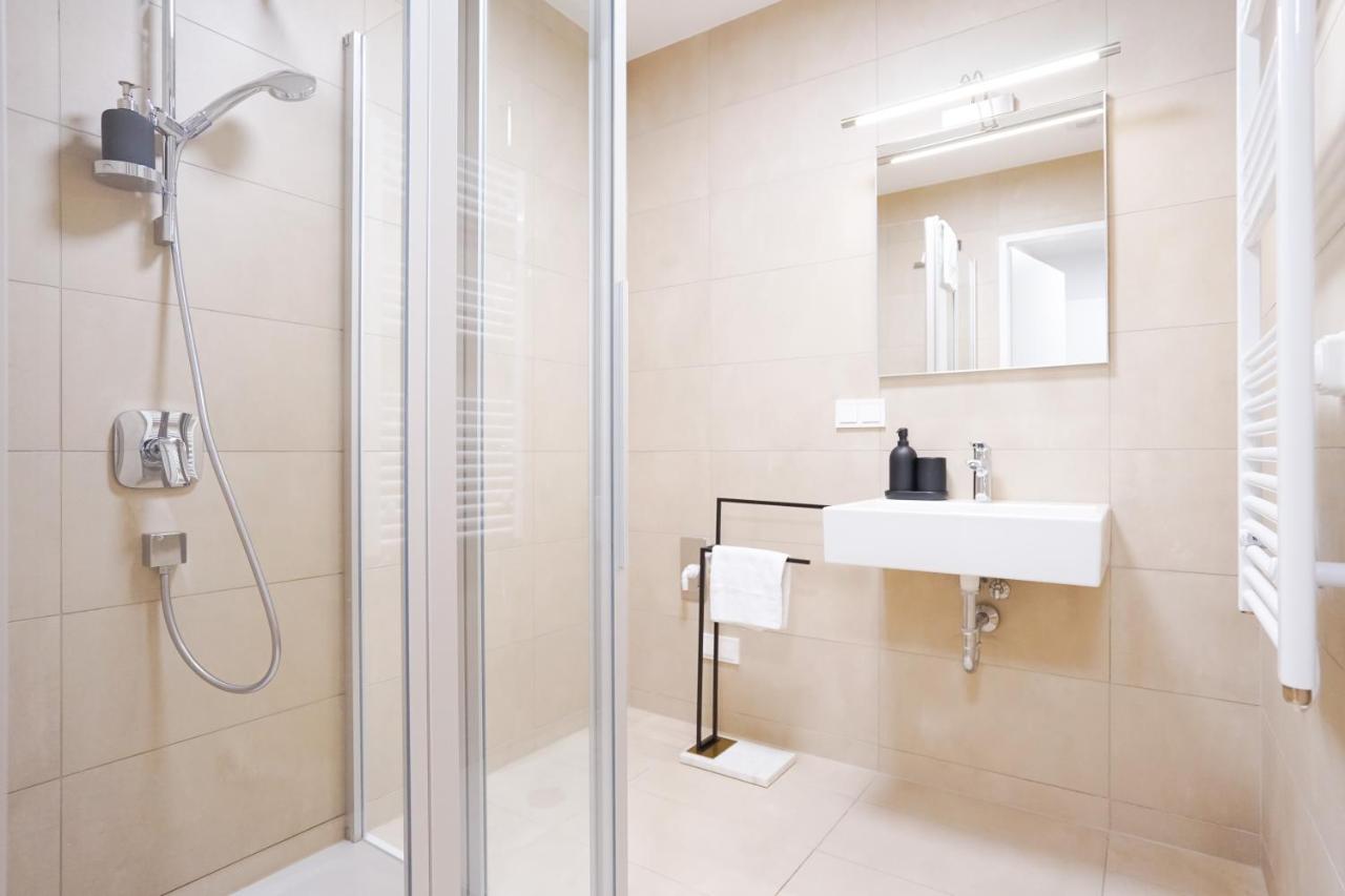 Boutique Studio With Terrace And Pool Wien Exterior foto